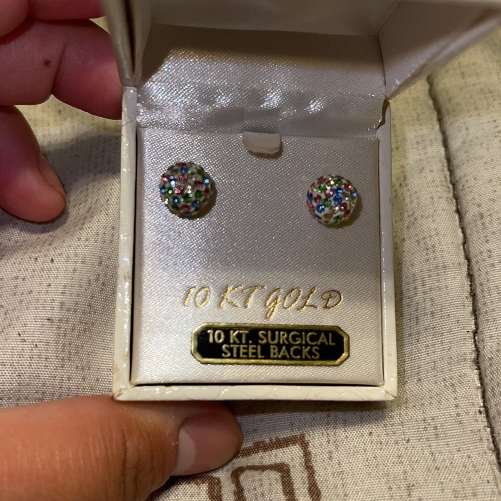10 KT Gold earrings